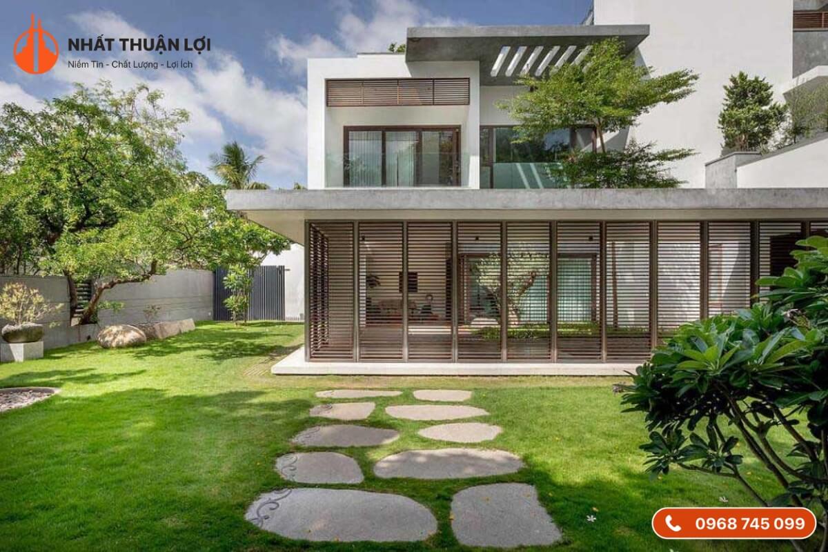 Thiết kế sân vườn nhà 2 tầng 600 triệu